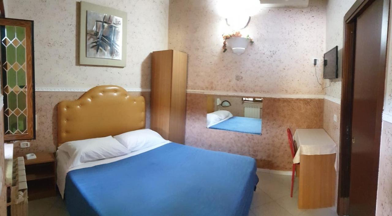 Hotel stranamore Varcaturo Esterno foto